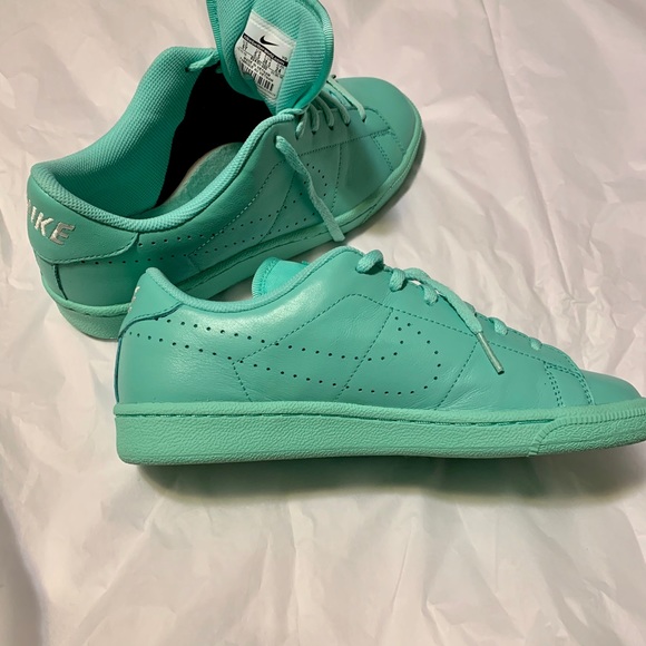 Nike Tennis Classic Premium GS Shoes - Picture 5 of 5